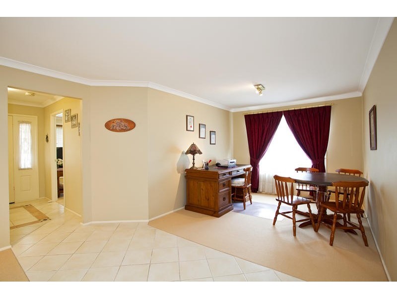 16 Roseville Terrace, Glenmore Park NSW 2745