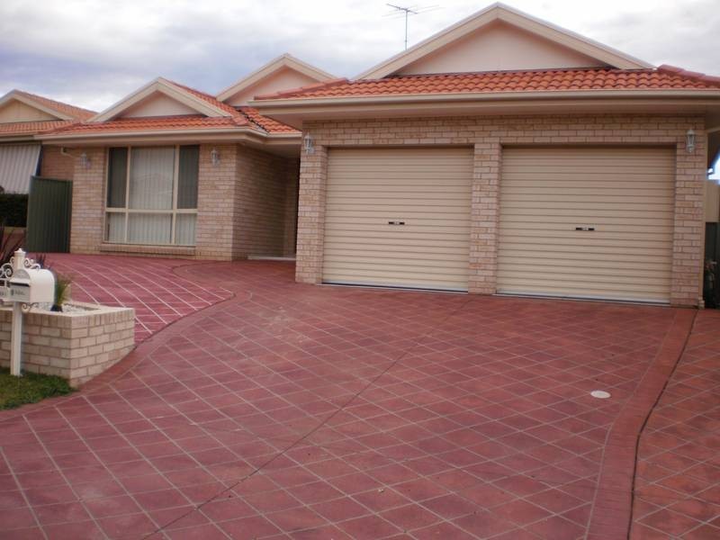 9 Terra Court, Glenmore Park NSW 2745