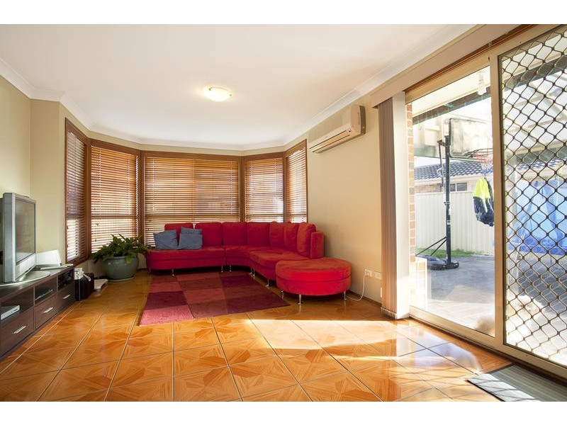 1 Bujan Street, Glenmore Park NSW 2745