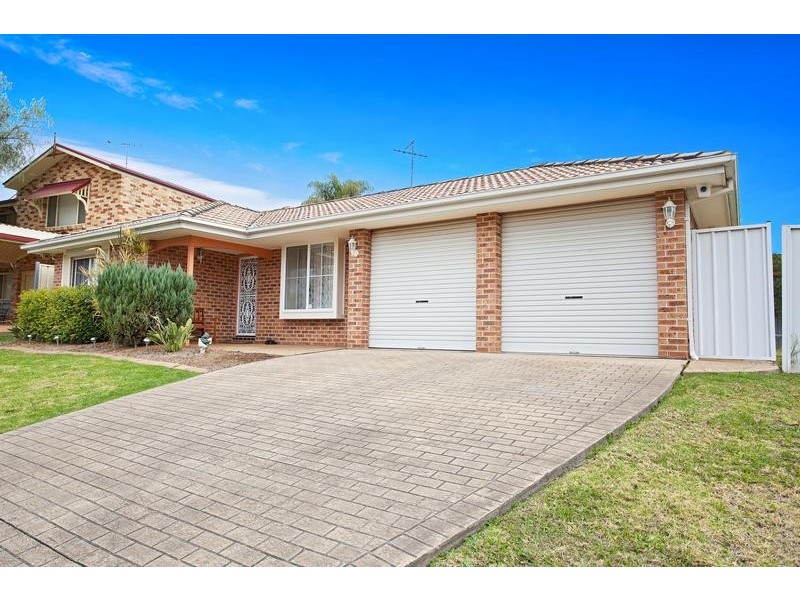 19 Wollabi Cres, Glenmore Park NSW 2745