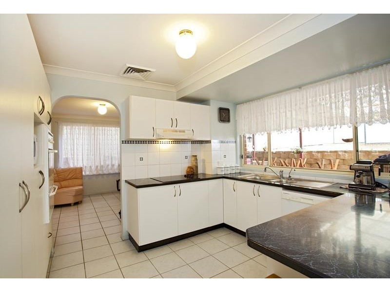 25 Sir John Jamison Cct, Glenmore Park NSW 2745