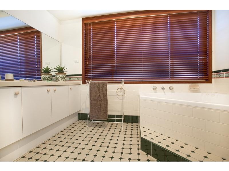 17 Marigold Close, Glenmore Park NSW 2745