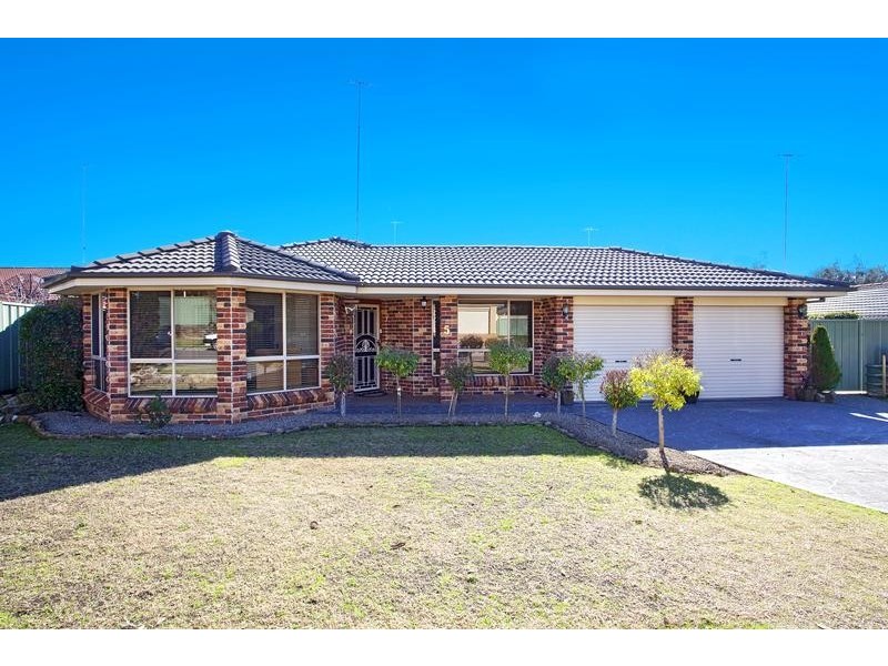 5 Oakmont Avenue, Glenmore Park NSW 2745