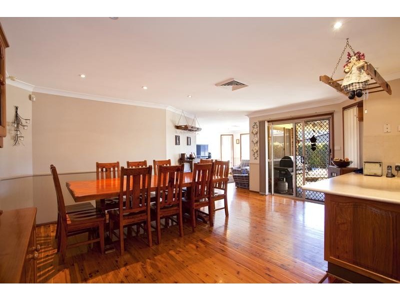 5 Oakmont Avenue, Glenmore Park NSW 2745