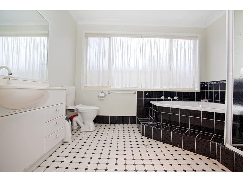 1 Parry Way, Glenmore Park NSW 2745