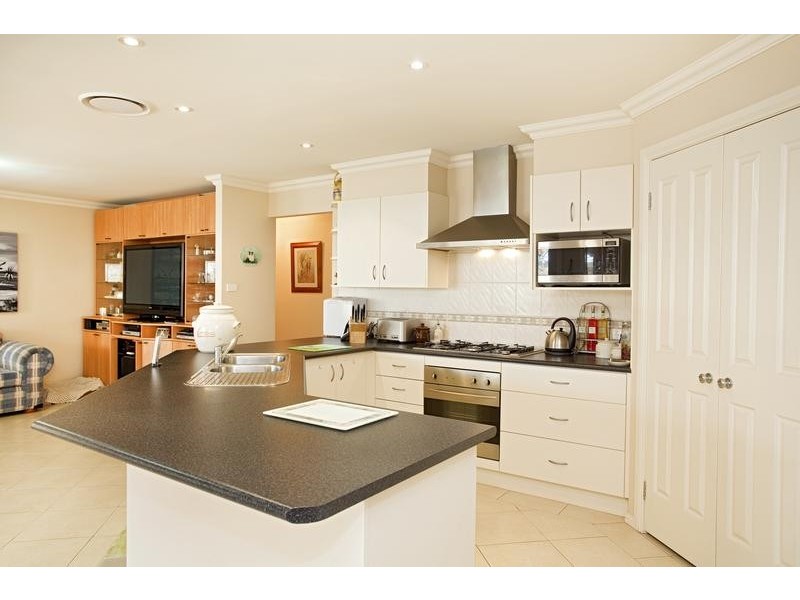 20 Cascade Avenue, Glenmore Park NSW 2745