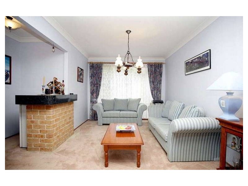 10 Womra Cres, Glenmore Park NSW 2745