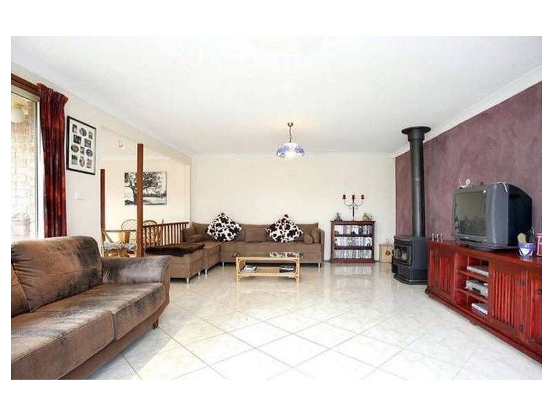 10 Womra Cres, Glenmore Park NSW 2745