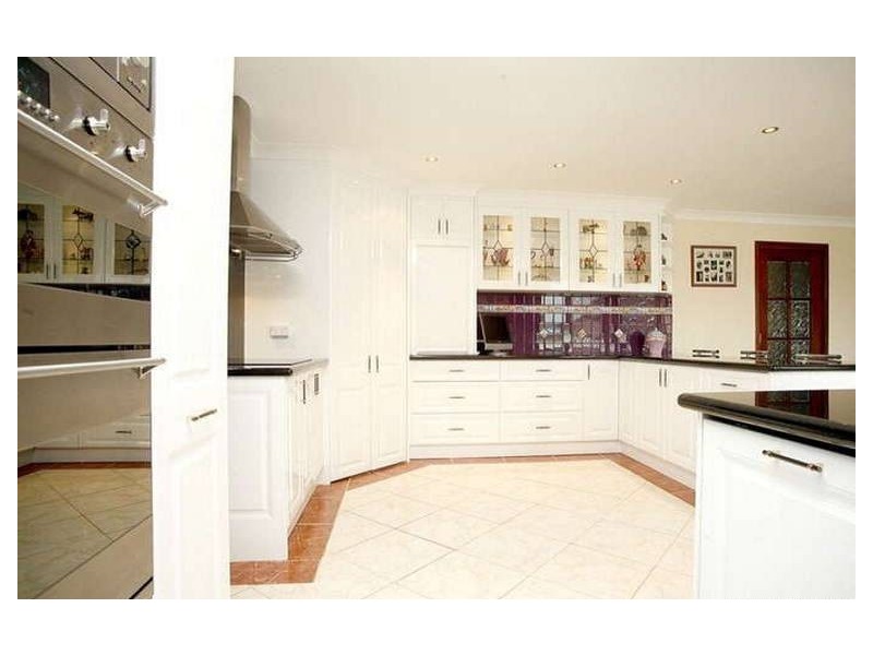 10 Womra Cres, Glenmore Park NSW 2745