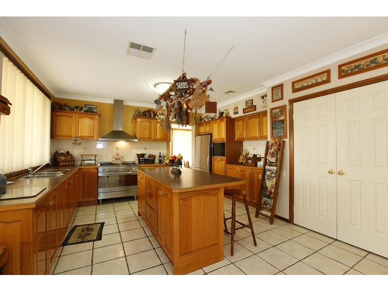 25 The Lakes Drive, Glenmore Park NSW 2745