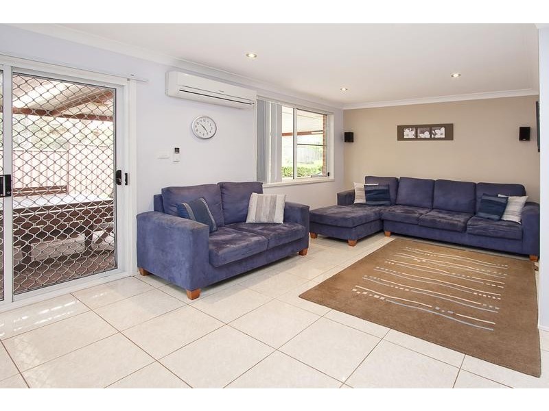 5 Cowan Place, Glenmore Park NSW 2745