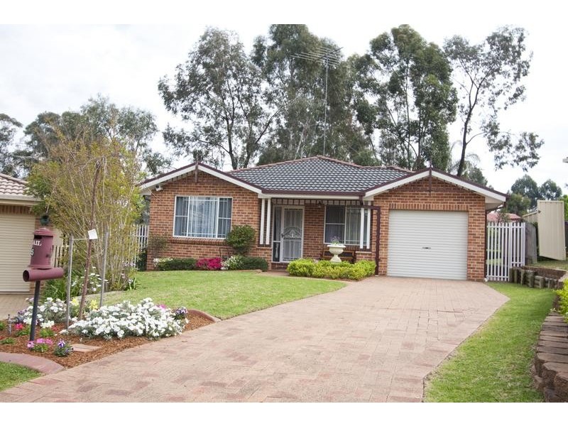 5 Cowan Place, Glenmore Park NSW 2745