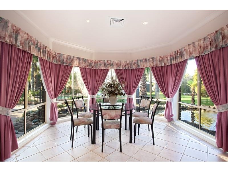 8 Cabernet Circuit, Orchard Hills NSW 2748