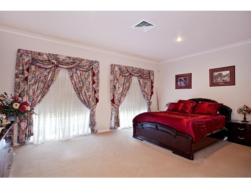 8 Cabernet Circuit, Orchard Hills NSW 2748