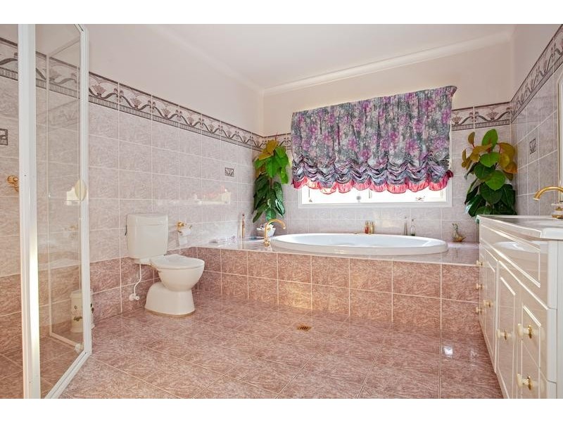 8 Cabernet Circuit, Orchard Hills NSW 2748