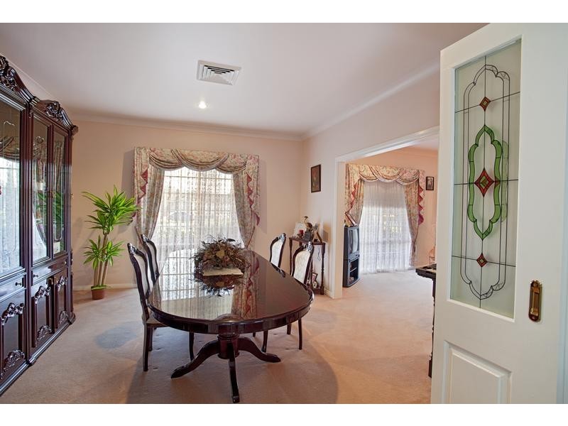 8 Cabernet Circuit, Orchard Hills NSW 2748