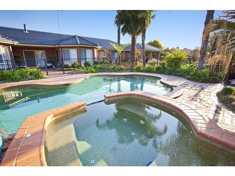 8 Cabernet Circuit, Orchard Hills NSW 2748