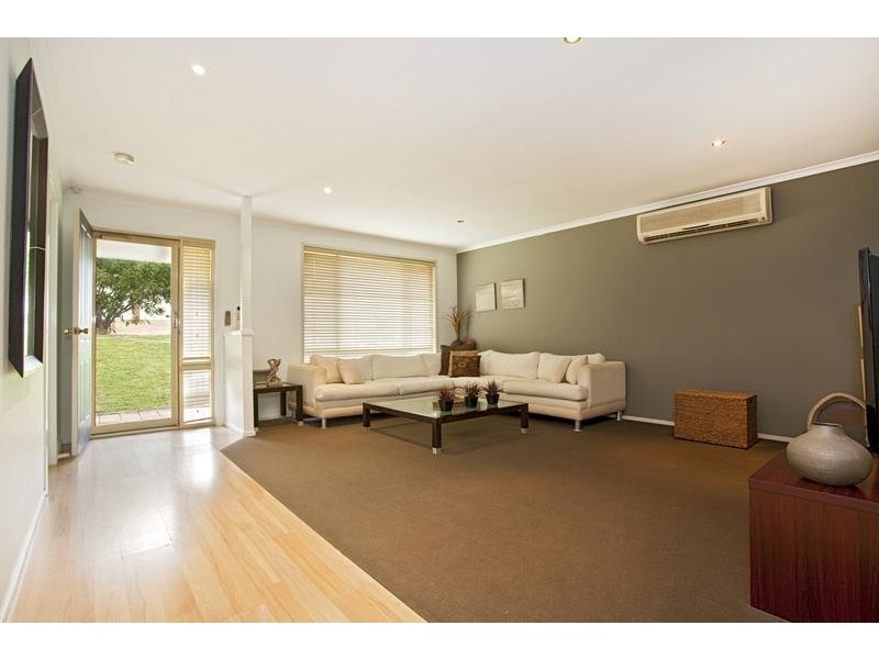 8 Dungara Cres, Glenmore Park NSW 2745