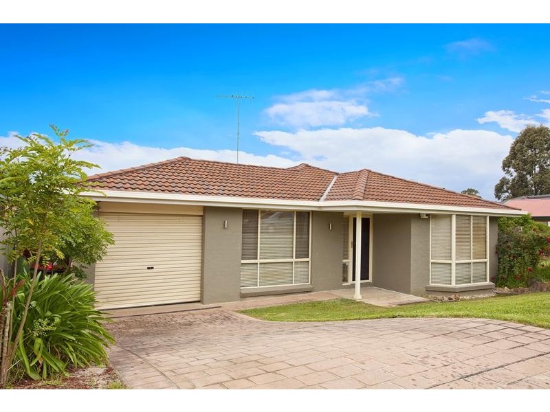 8 Dungara Cres, Glenmore Park NSW 2745