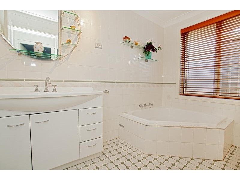 2 The Carriageway, Glenmore Park NSW 2745