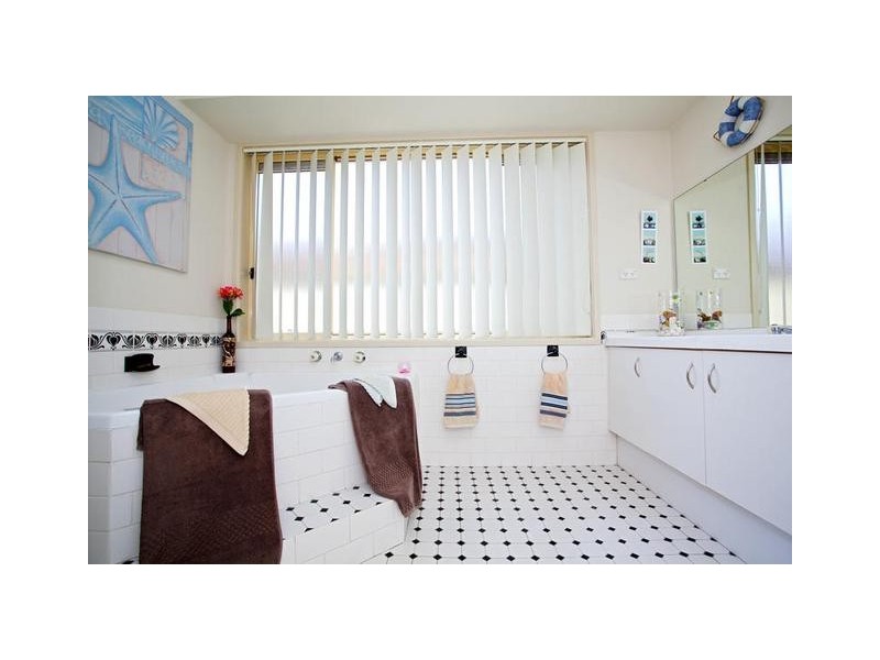 22 Honeysuckle Drive, Glenmore Park NSW 2745