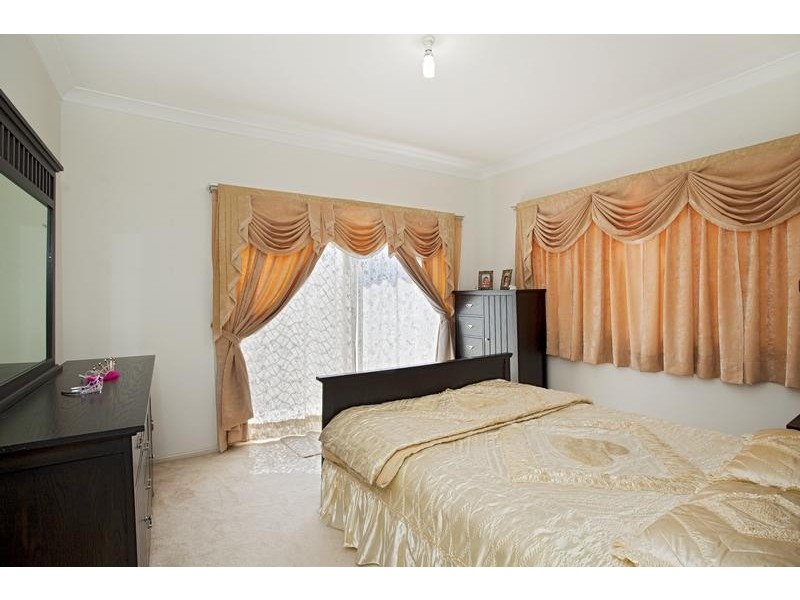 18 Lakewood Terrace, Glenmore Park NSW 2745