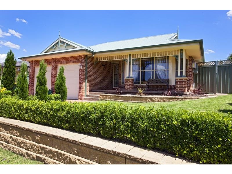 169 Ridgetop Drive, Glenmore Park NSW 2745