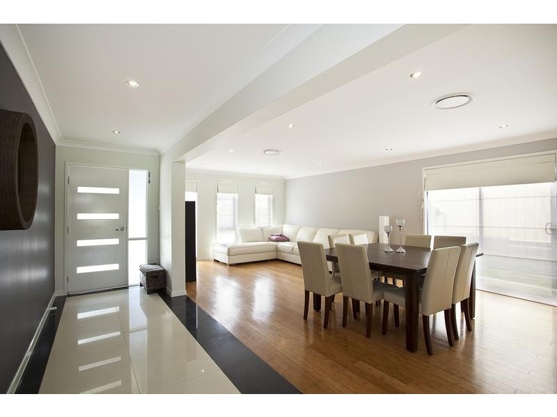 6 Bluestone Drive, Glenmore Park NSW 2745