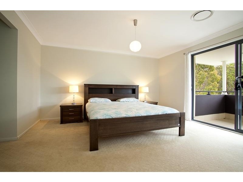 6 Bluestone Drive, Glenmore Park NSW 2745