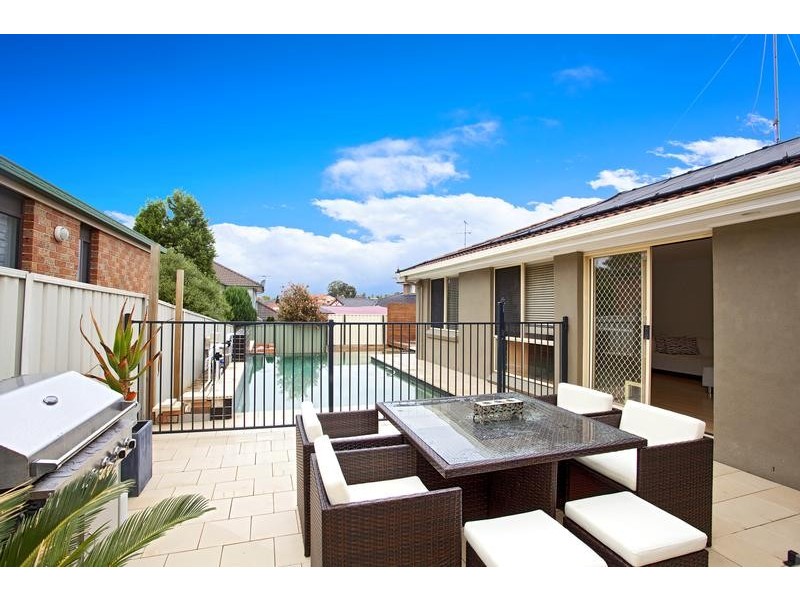 8 Dungara Crescent, Glenmore Park NSW 2745