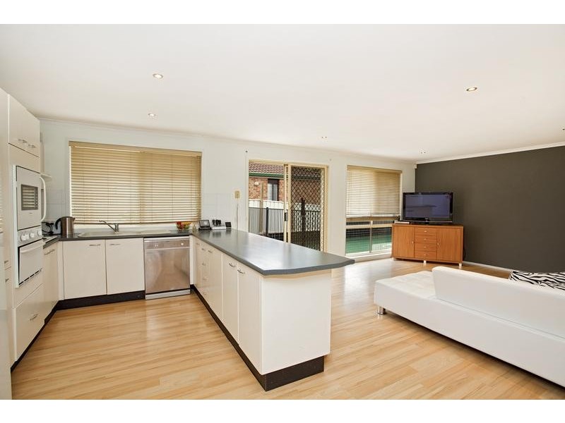 8 Dungara Crescent, Glenmore Park NSW 2745