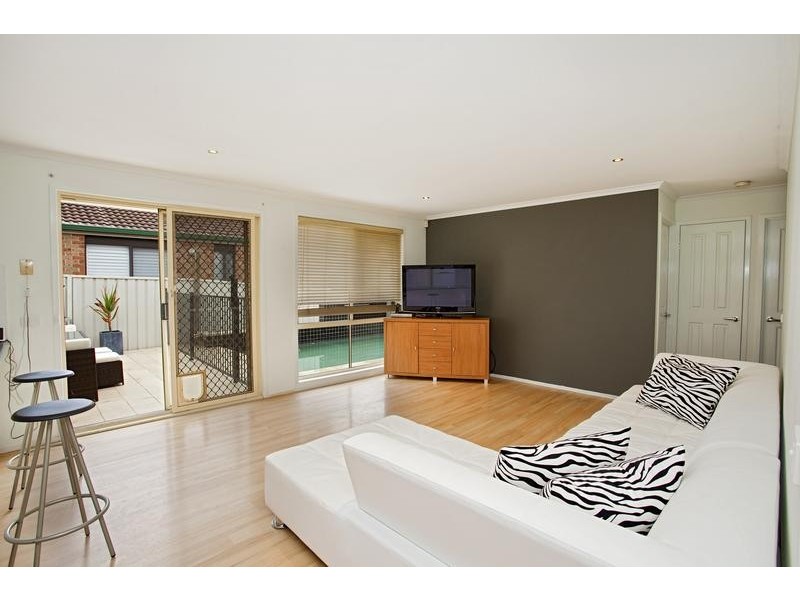 8 Dungara Crescent, Glenmore Park NSW 2745