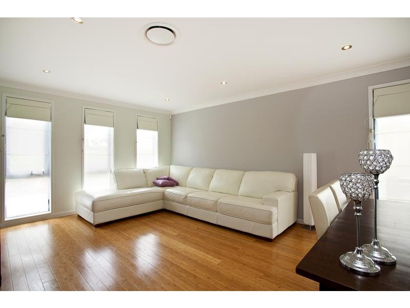 6 Bluestone Drive, Glenmore Park NSW 2745