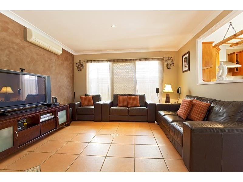 18 Woodi Close, Glenmore Park NSW 2745