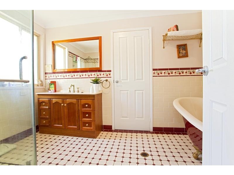 18 Woodi Close, Glenmore Park NSW 2745