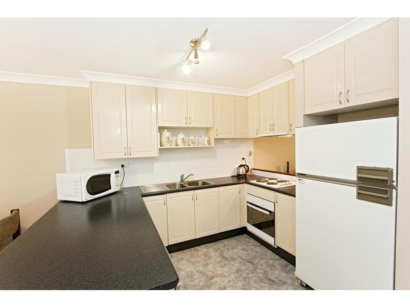 2/14a Stapley Street, Kingswood NSW 2747