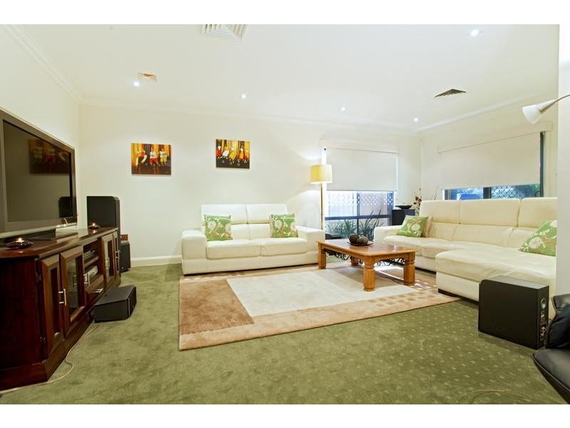 61 Ridgetop Drive, Glenmore Park NSW 2745