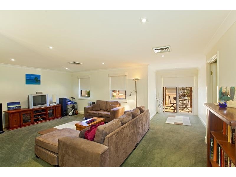 61 Ridgetop Drive, Glenmore Park NSW 2745