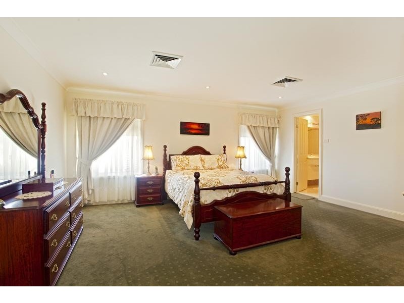 61 Ridgetop Drive, Glenmore Park NSW 2745