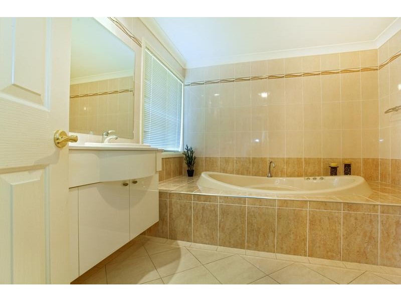 61 Ridgetop Drive, Glenmore Park NSW 2745