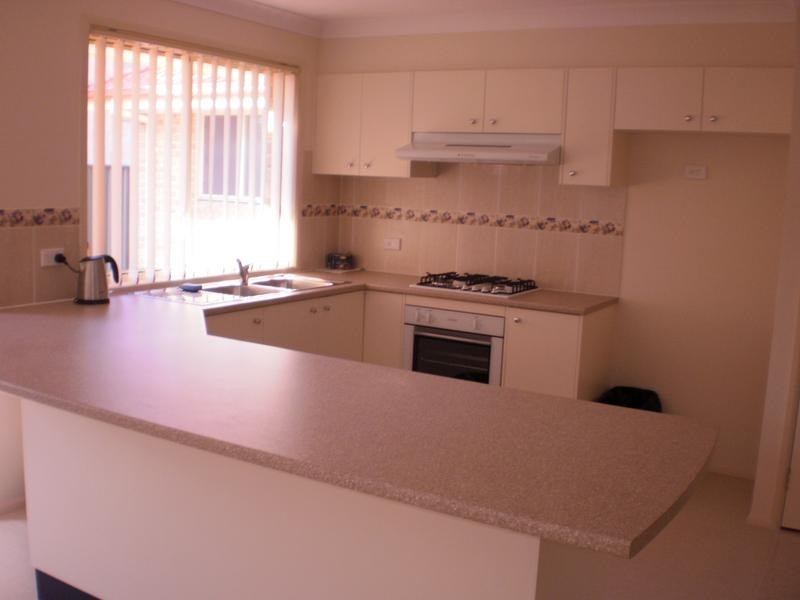 13 Bangalla Parade, Glenmore Park NSW 2745