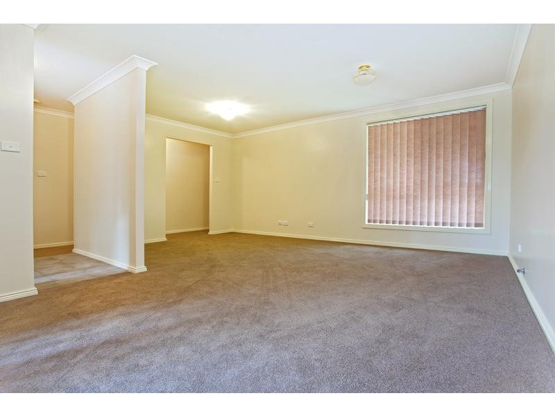 6 Staples Place, Glenmore Park NSW 2745