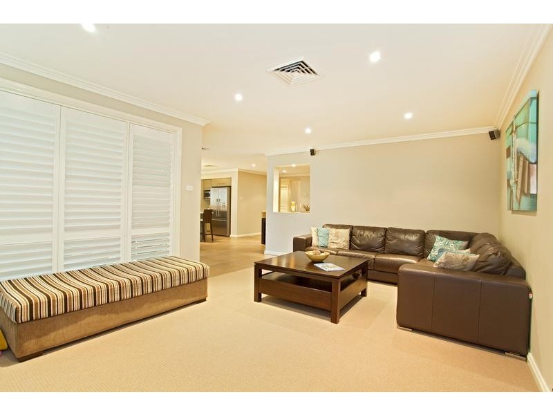 6 Fairwater Court, Glenmore Park NSW 2745