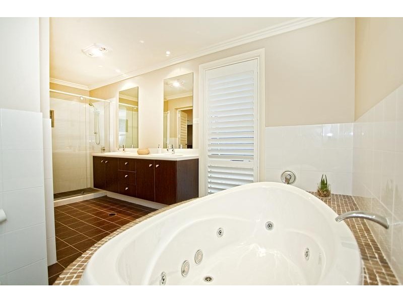 6 Fairwater Court, Glenmore Park NSW 2745