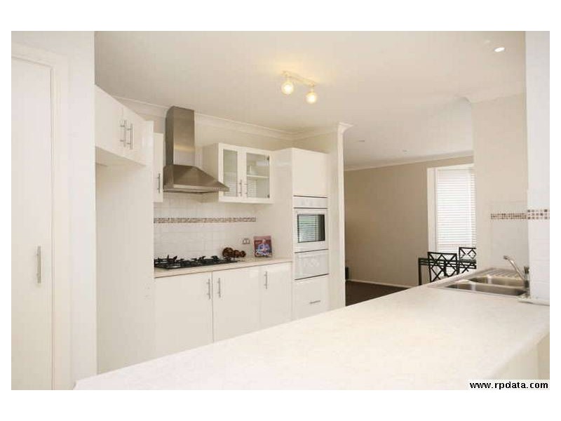 6 Bundeluk Crescent, Glenmore Park NSW 2745