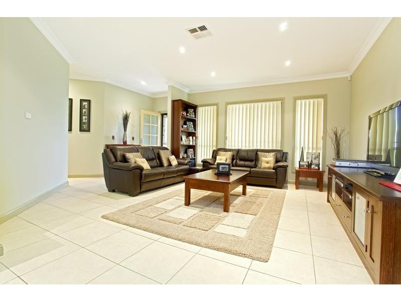 21 Osprey Avenue, Glenmore Park NSW 2745