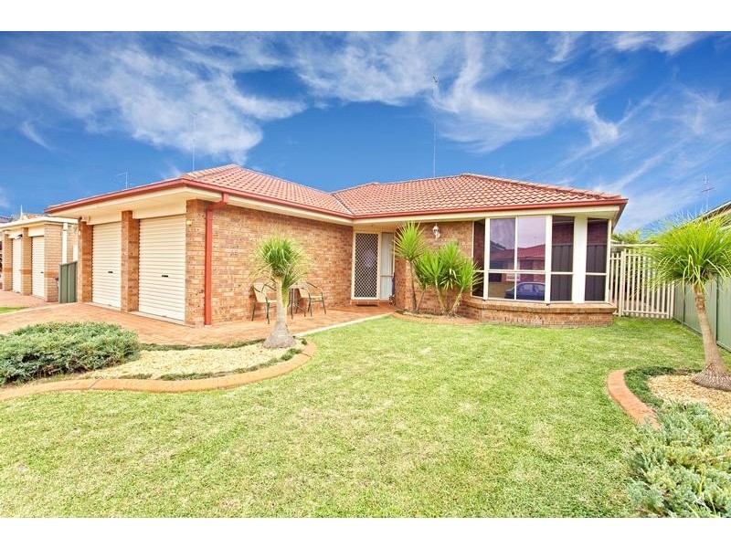 15 Castlerock Avenue, Glenmore Park NSW 2745