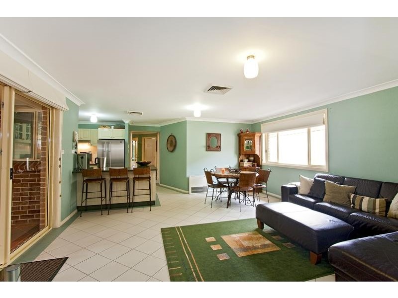 1 Budge Close, Glenmore Park NSW 2745