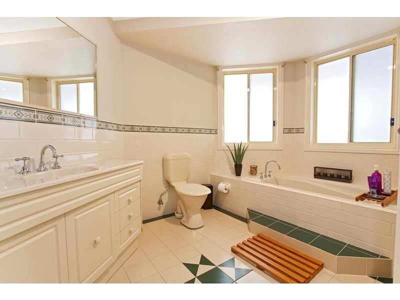 1 Budge Close, Glenmore Park NSW 2745