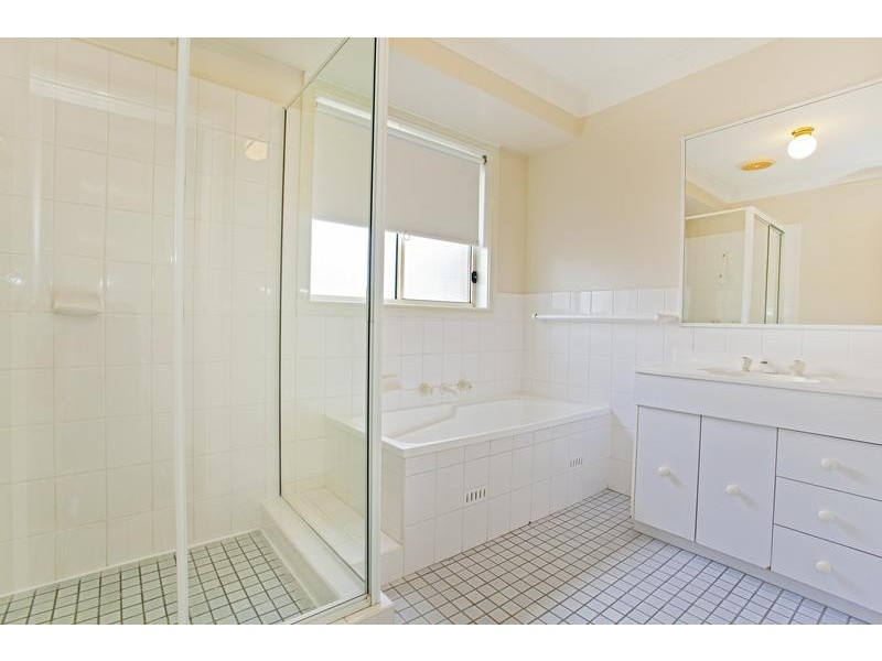 6 Staples Place, Glenmore Park NSW 2745